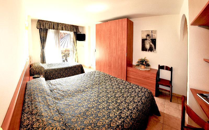 Hotel Alpen アンダロ エクステリア 写真